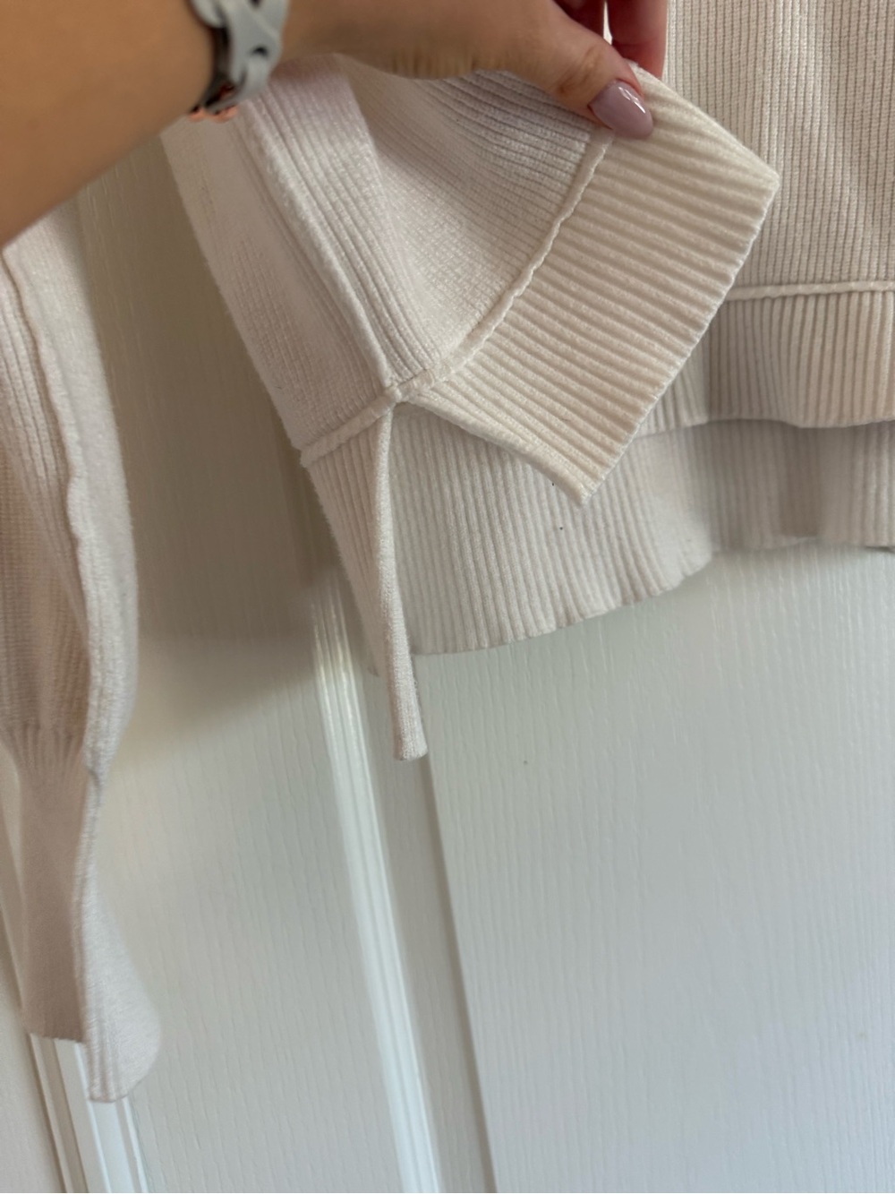 Classic Crewneck White cropped Sweater - Picture 8 of 9